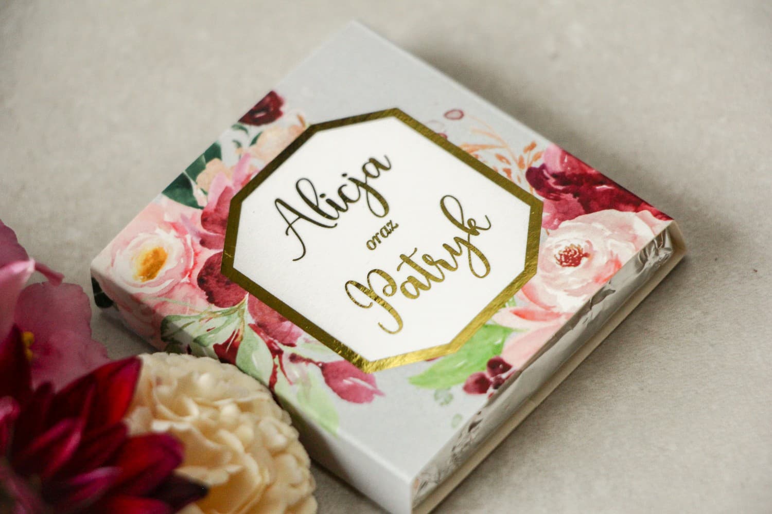 Czekoladki z Piwoniami i Złoceniem | Podziękowania dla Gości Weselnych, Słodkie Upominki | Lotus nr 2