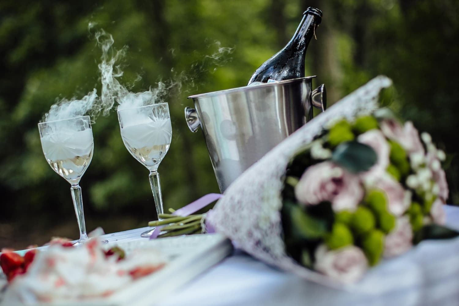 Drinki weselne i napoje – Kompletny przewodnik po organizacji idealnego baru na wesele