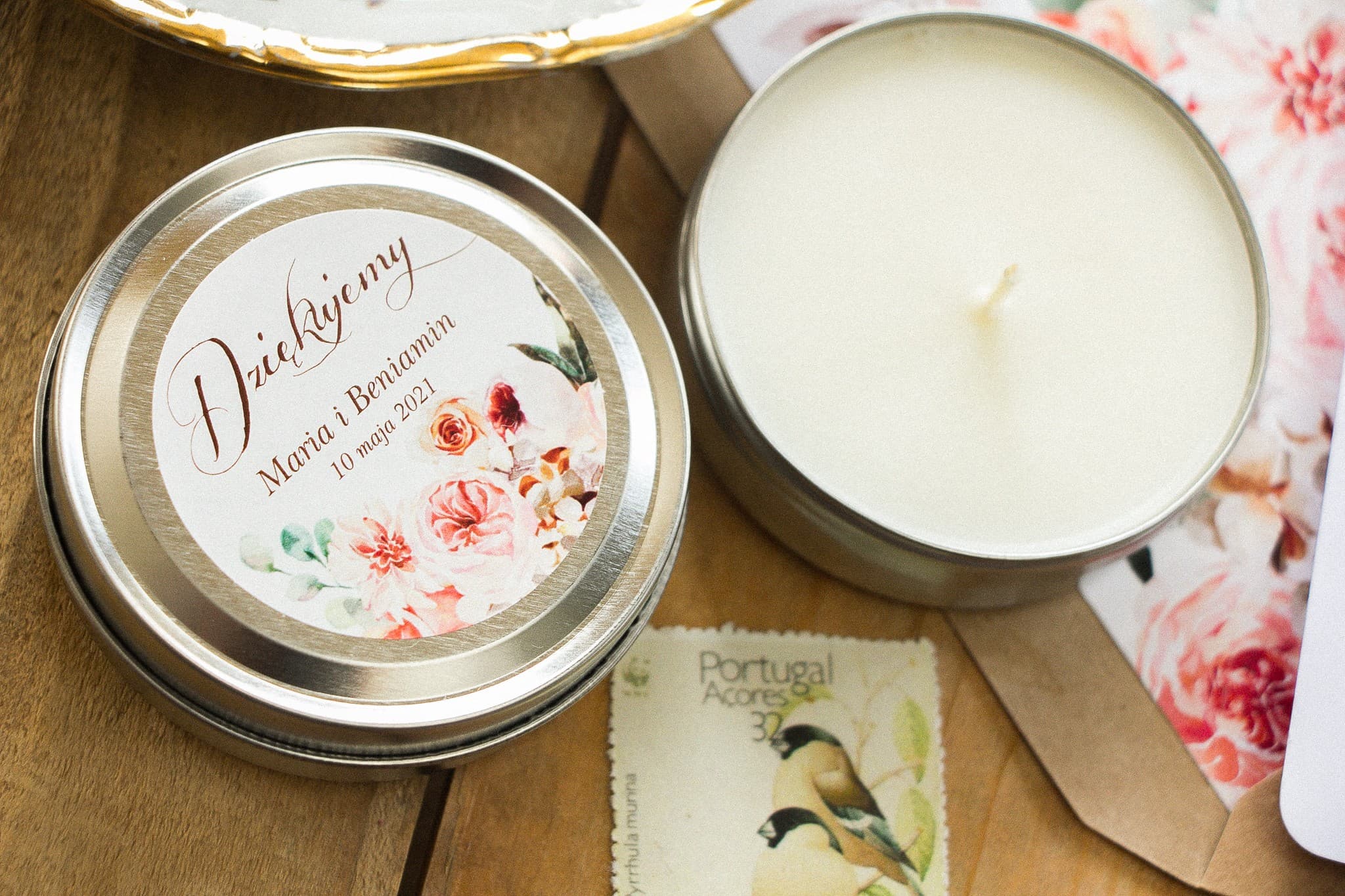 Świeczka Zapachowa w Puszce z Kwiatami | Podziękowania dla Gości Weselnych, Upominki | Indygo nr 7