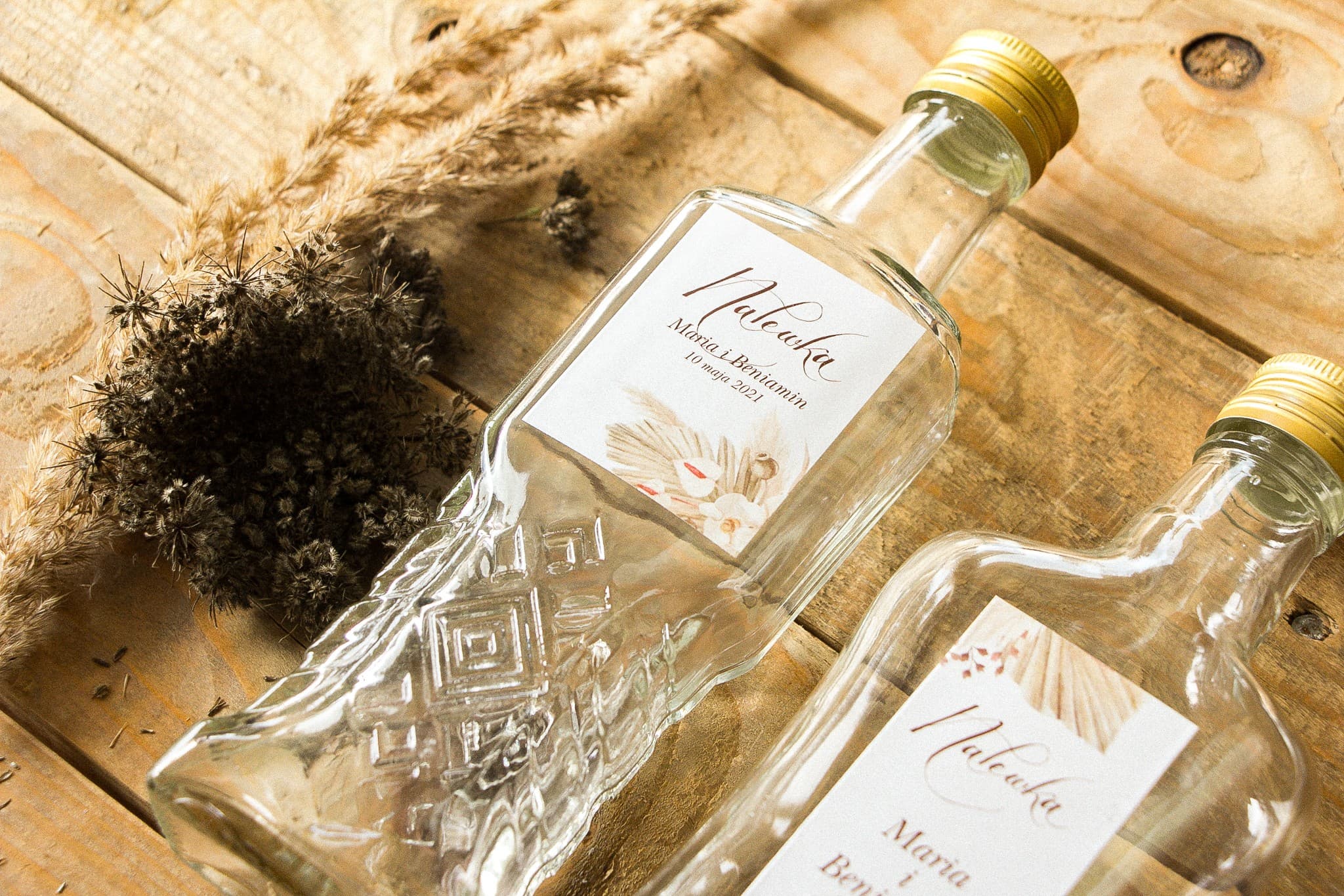 Buteleczki na nalewki jako podziękowania dla gości boho z trawą pampasową Indygo nr 6