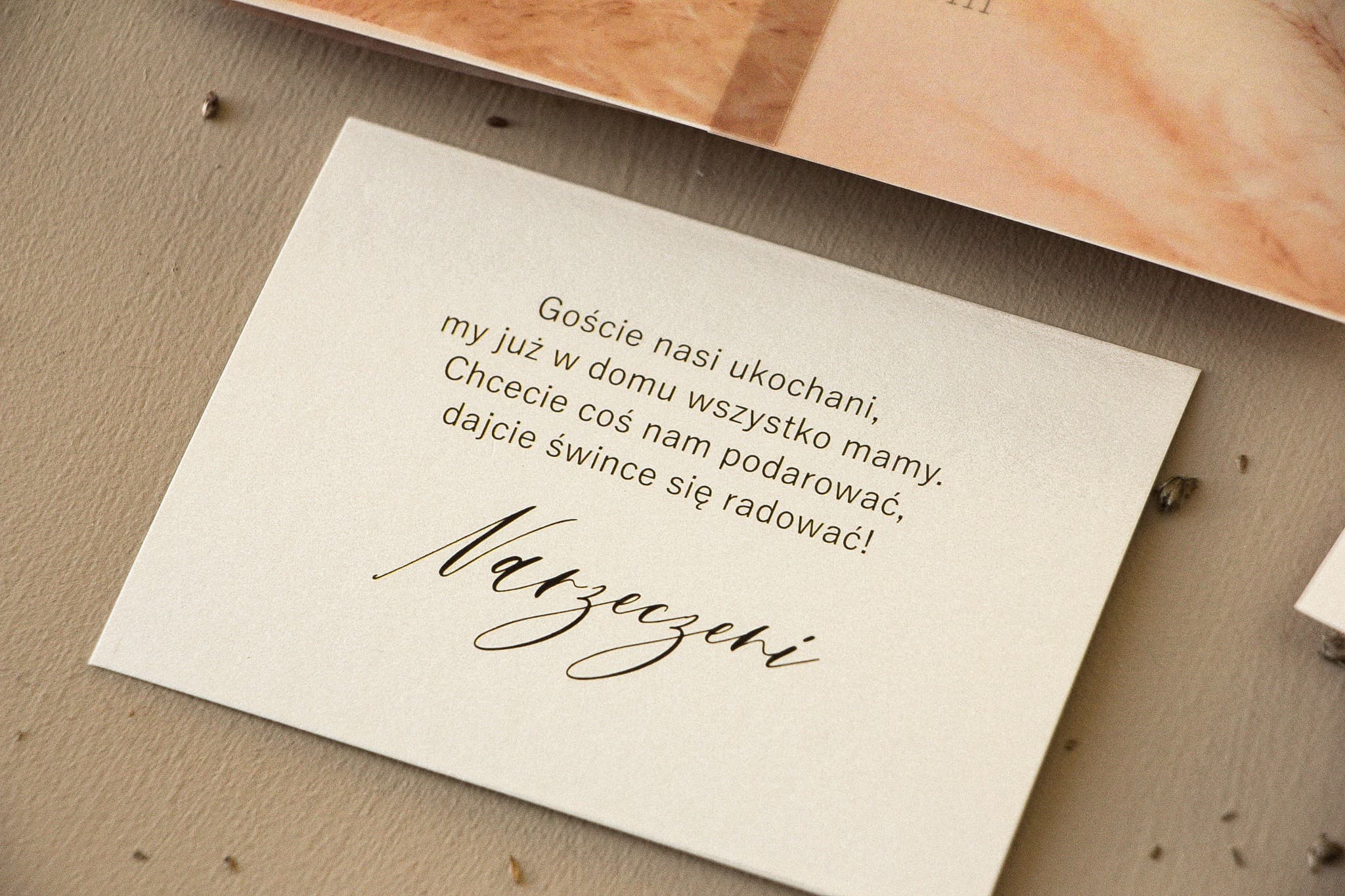 Srebrzony bilecik do zaproszeń perłowy ecru | Wkładka informacyjna do zaproszeń ślubnych | Opal nr 1