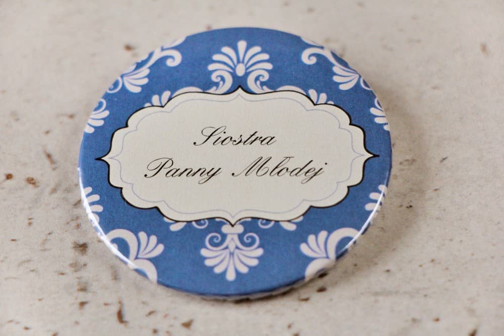 Personalizowane Przypinki Ślubne Chabrowe Ornamenty, Identyfikatory dla Gości | Przypinki Weselne, Kotyliony | Ornament nr 2