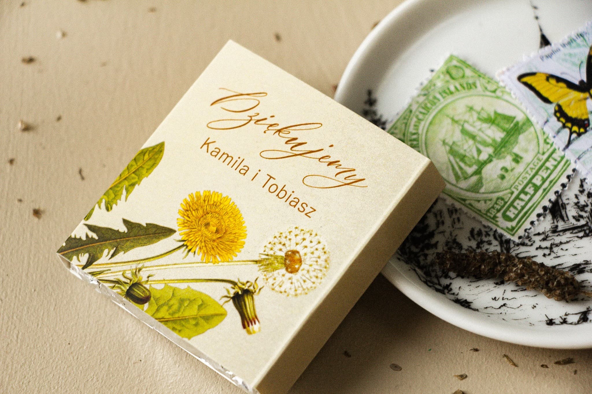 Czekoladki z motywem dmuchawców, personalizowane | Słodkie podziękowania dla gości weselnych | Opal nr 6