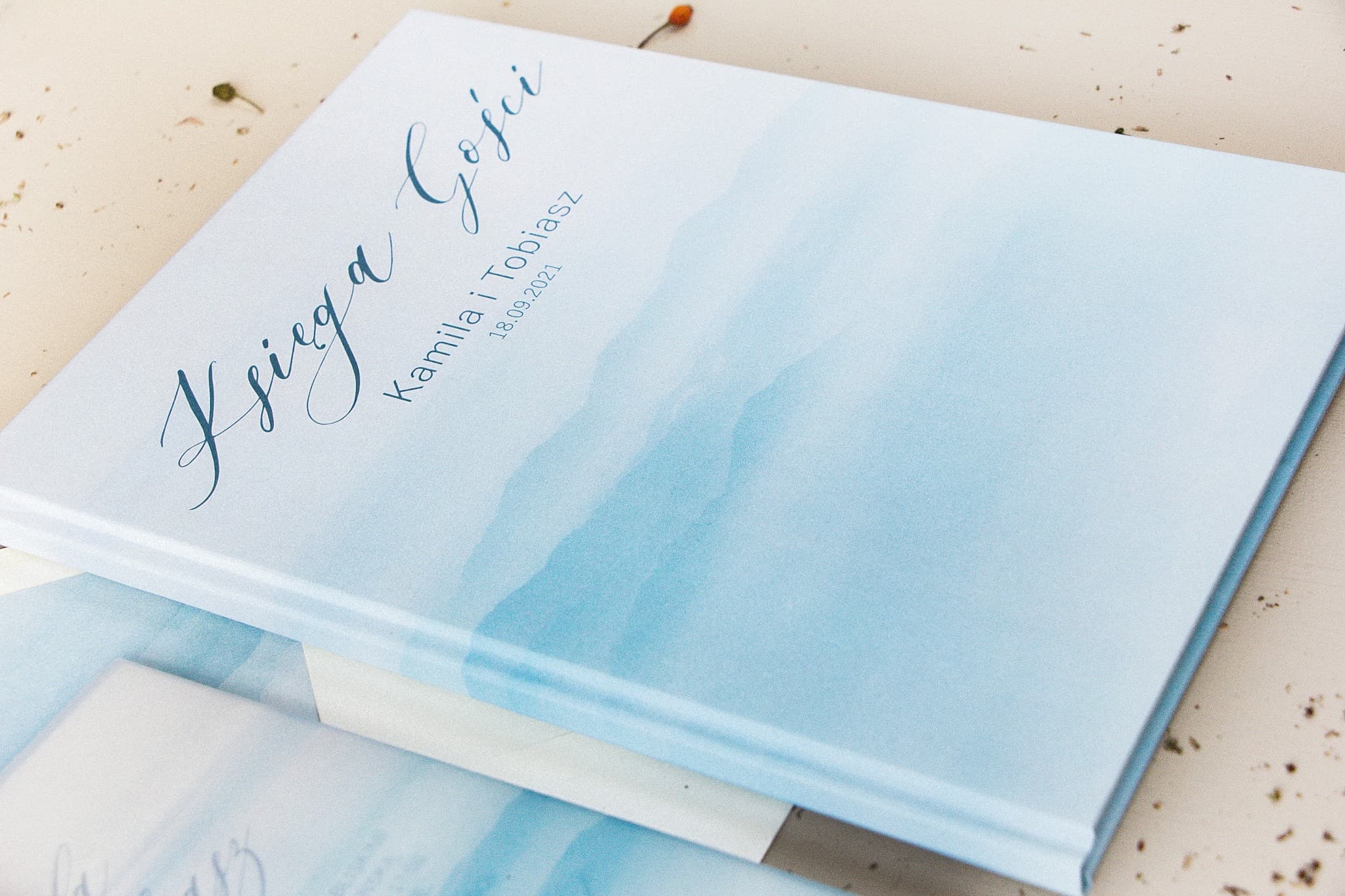 Błękitna Księga Gości Akwarelowa A4 Personalizowana | Księga Gości Weselnych z Imieniem i Datą | Opal nr 4