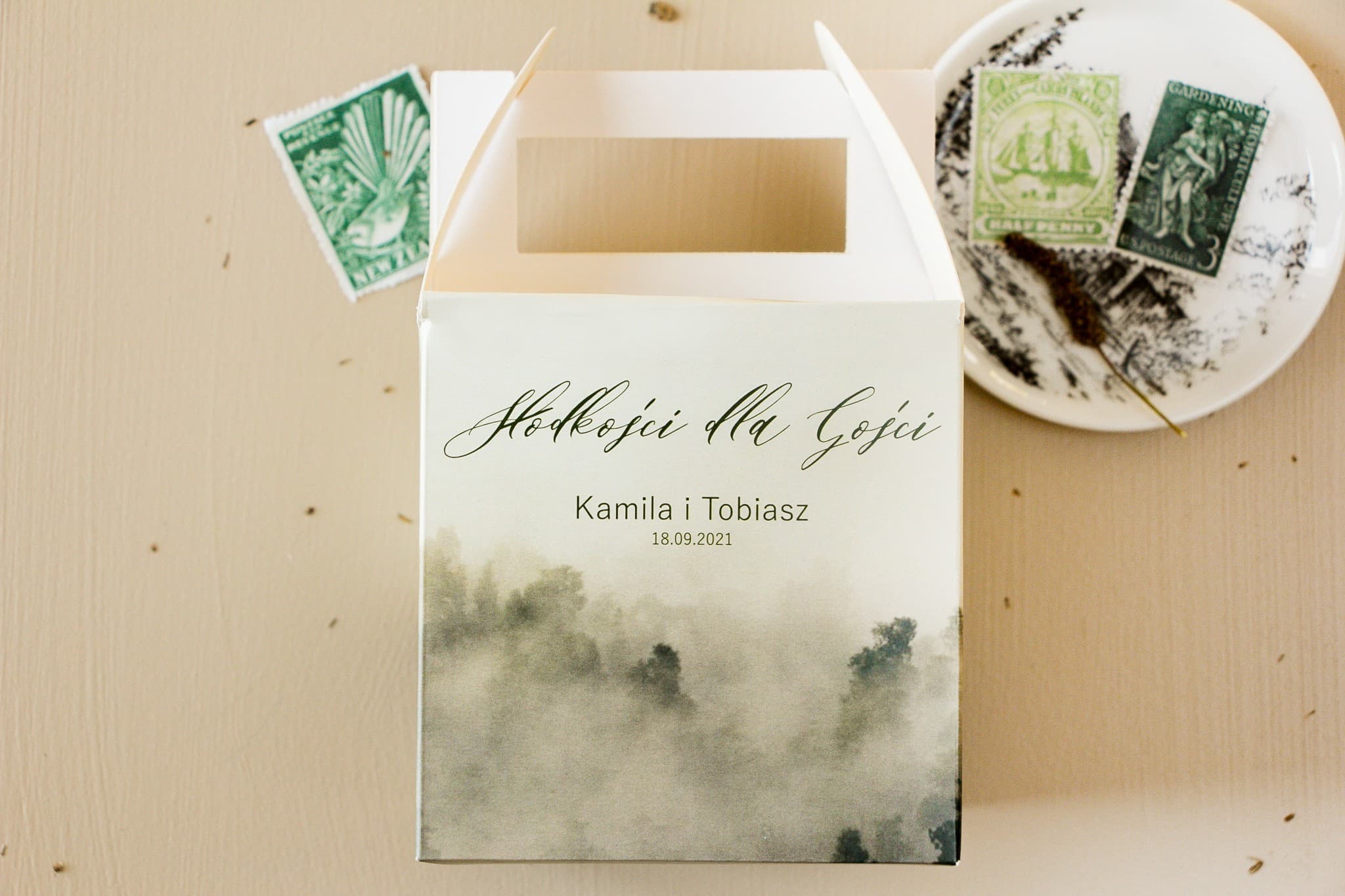 Pudełko na Ciasto Weselne z Uchwytem Leśny Motyw | Personalizowane Opakowania dla Gości | Opal nr 2