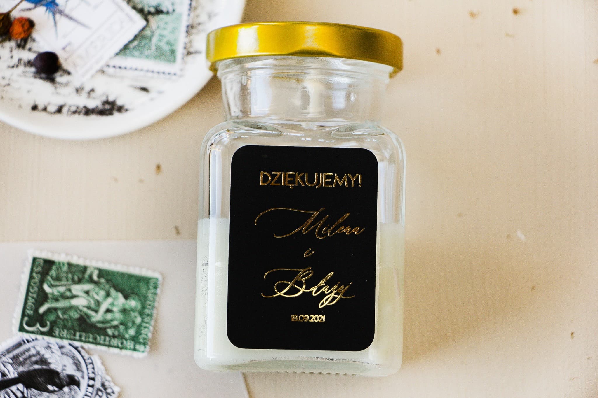 Świeca Zapachowa Sand nr 2 – Glamour i Podziękowanie dla Gości