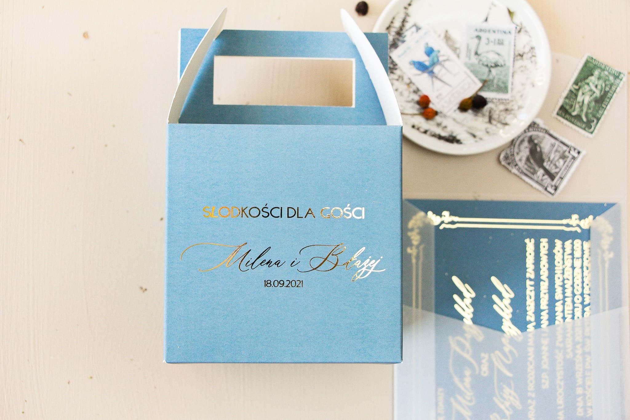 Eleganckie Pudełko na Ciasto Dusty Blue Złocone | Podziękowanie dla Gości Weselnych | Sand nr 1