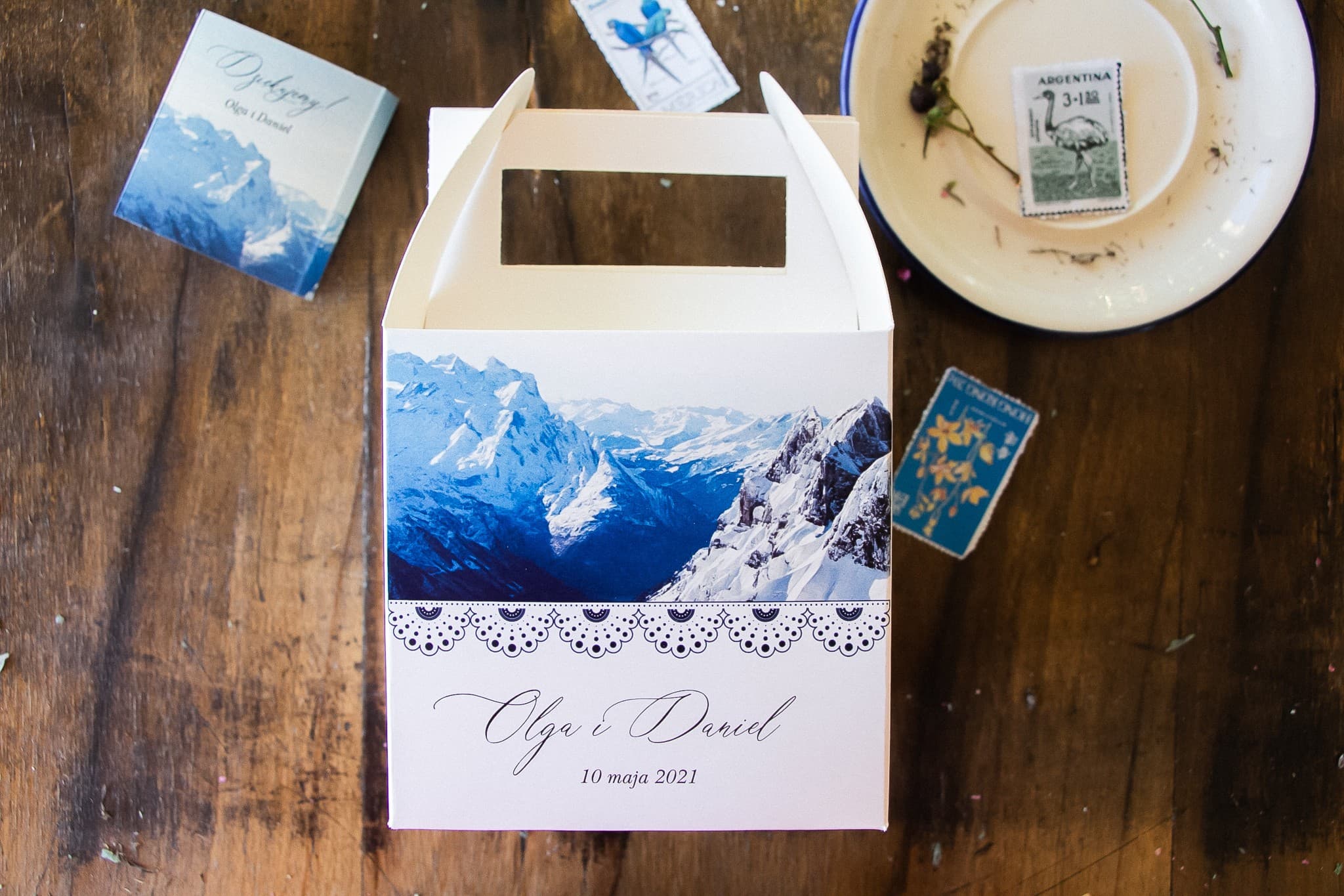 Pudełka na ciasto weselne z motywem górskim | Personalizowane opakowania dla gości | Topaz nr 1