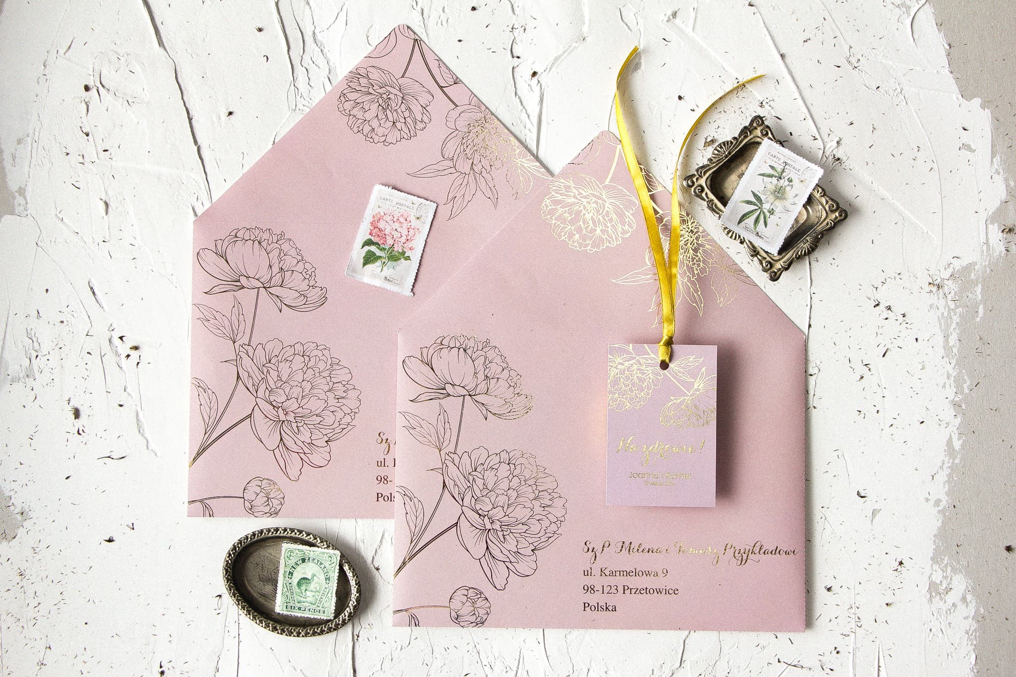 Minimalistyczne Zaproszenia Ślubne Pattern nr 4 – Piwonie i Złota Koperta - 2