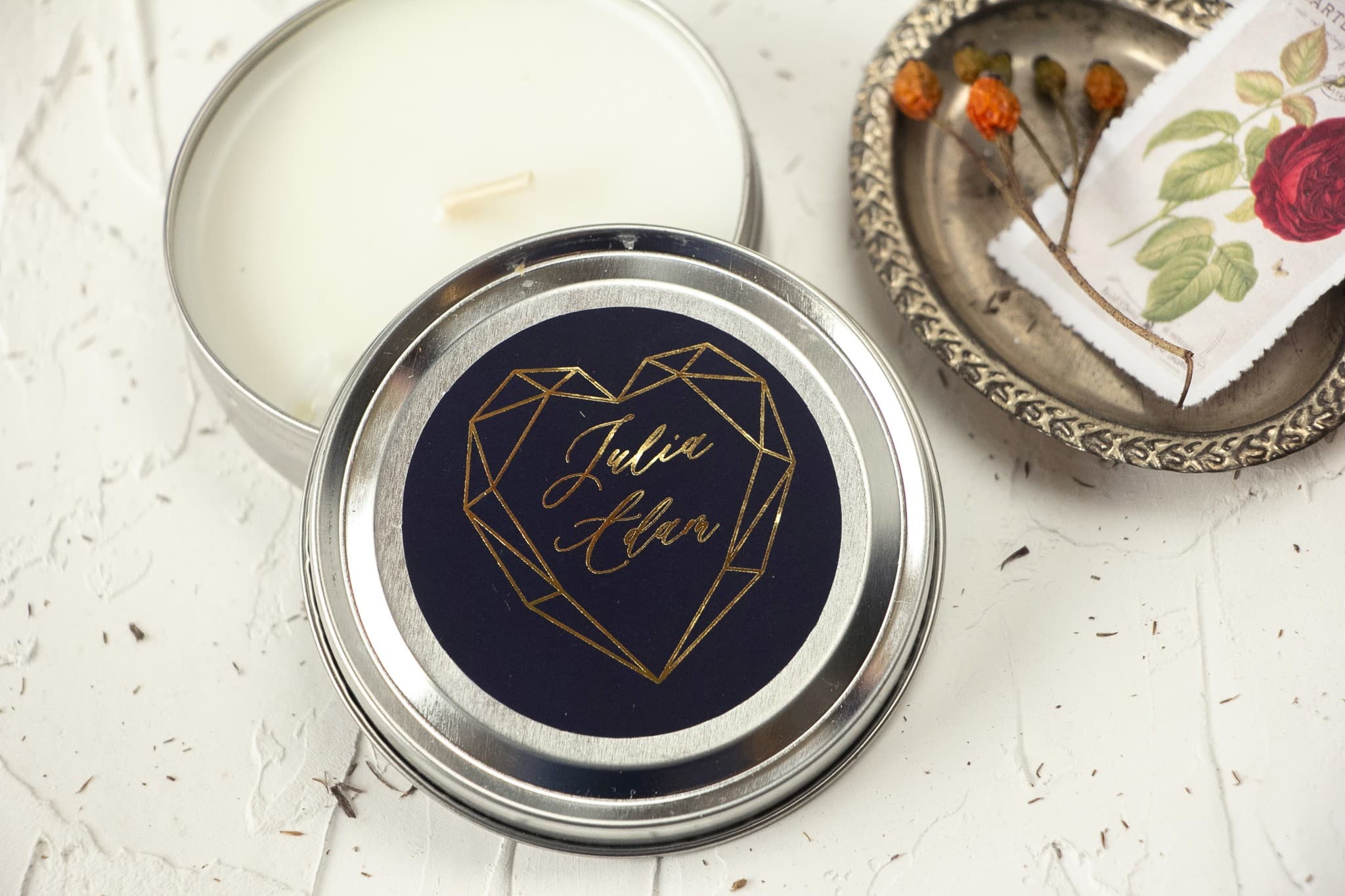 Świeczka Zapachowa Szafirowe nr 7 – Styl Glamour i Podziękowanie dla Gości