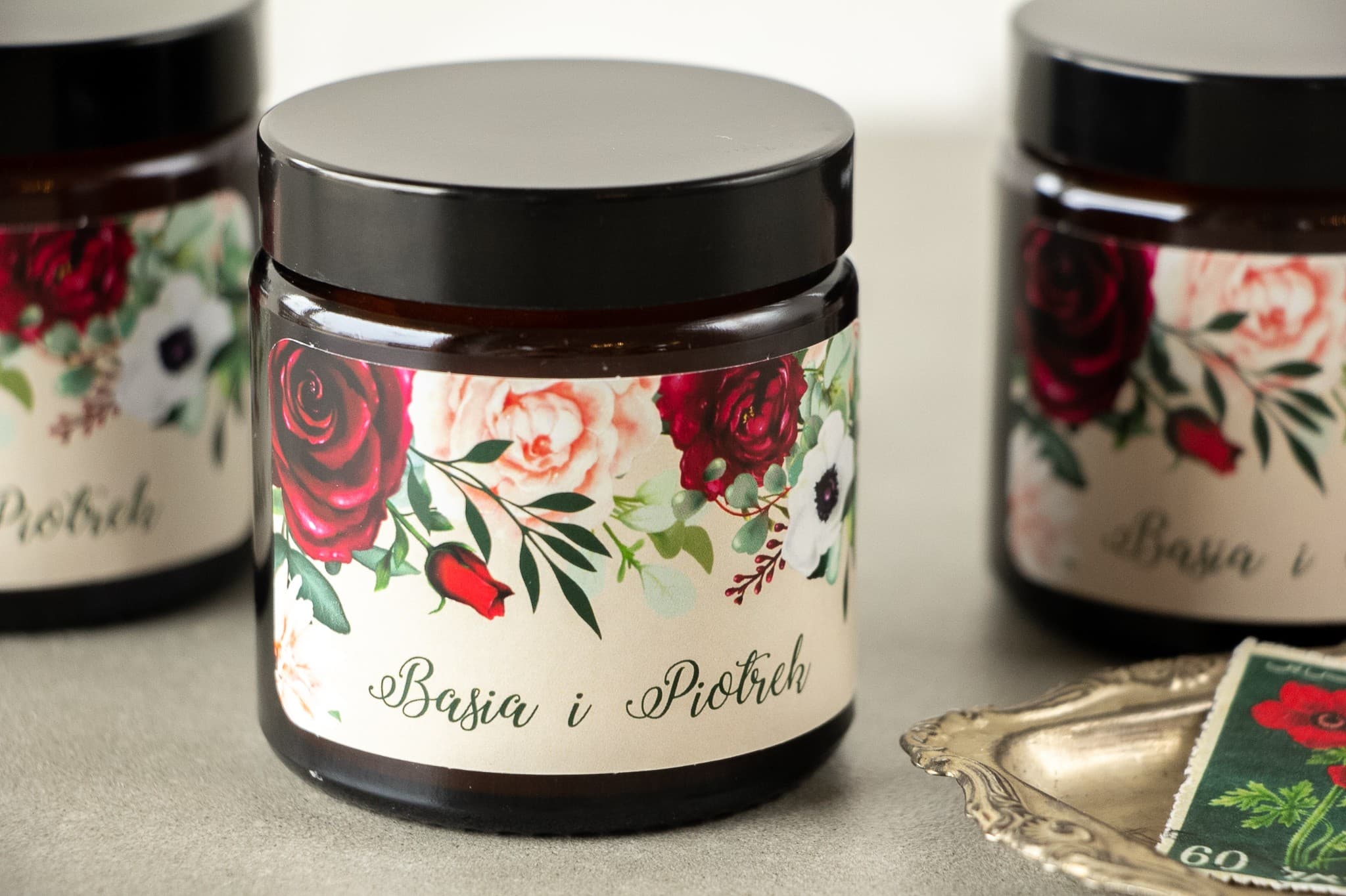 Świeczka Sojowa Korani nr 4 – Burgundowa z Dalią i Podziękowanie dla Gości