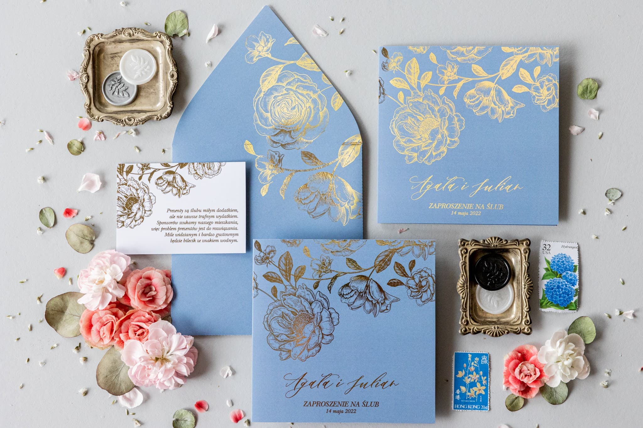 Zaproszenia ślubne glamour w kolorze dusty blue ze złoceniem – Onyks nr 2 - 2