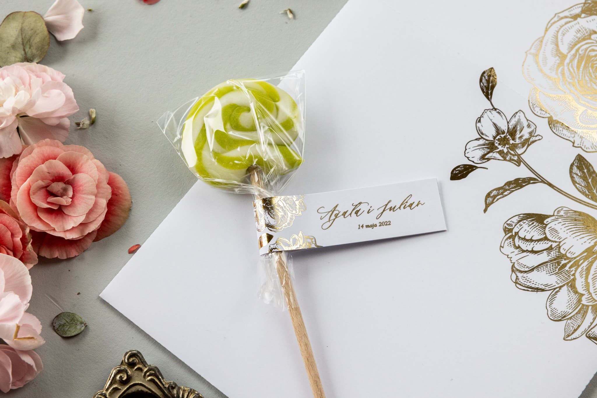 Ręcznie robione lizaki z grafiką piwonii | Podziękowania dla Gości Weselnych, Upominki Ślubne | Onyks nr 3