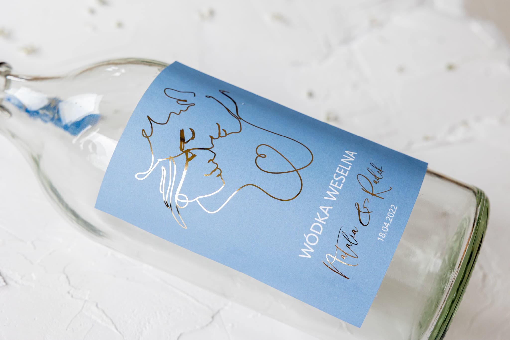 Złocone etykiety na wódkę weselną Dusty Blue | Personalizowane naklejki na alkohol | Jaspis nr 4