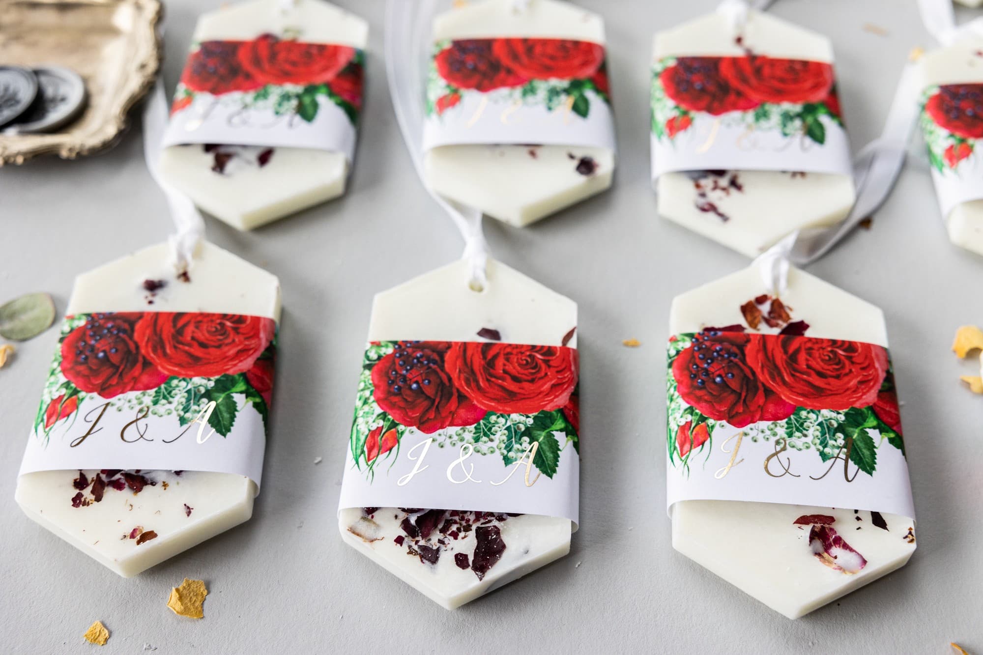 Podziękowania dla gości – zapachowe zawieszki sojowe z różą i eukaliptusem Rubin 8 - 2