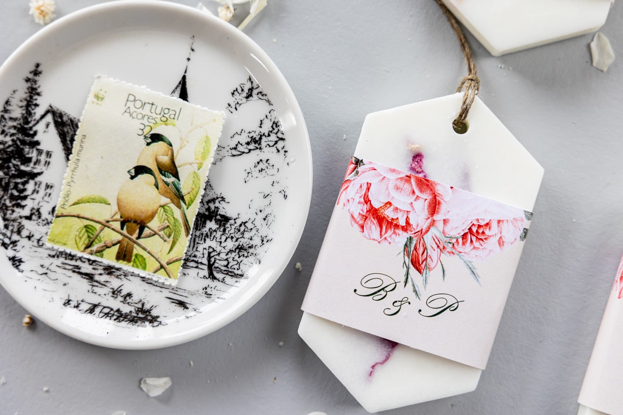 Zapachowe zawieszki sojowe z piwoniami | Eleganckie podziękowania dla gości weselnych | Korani nr 6 - 3