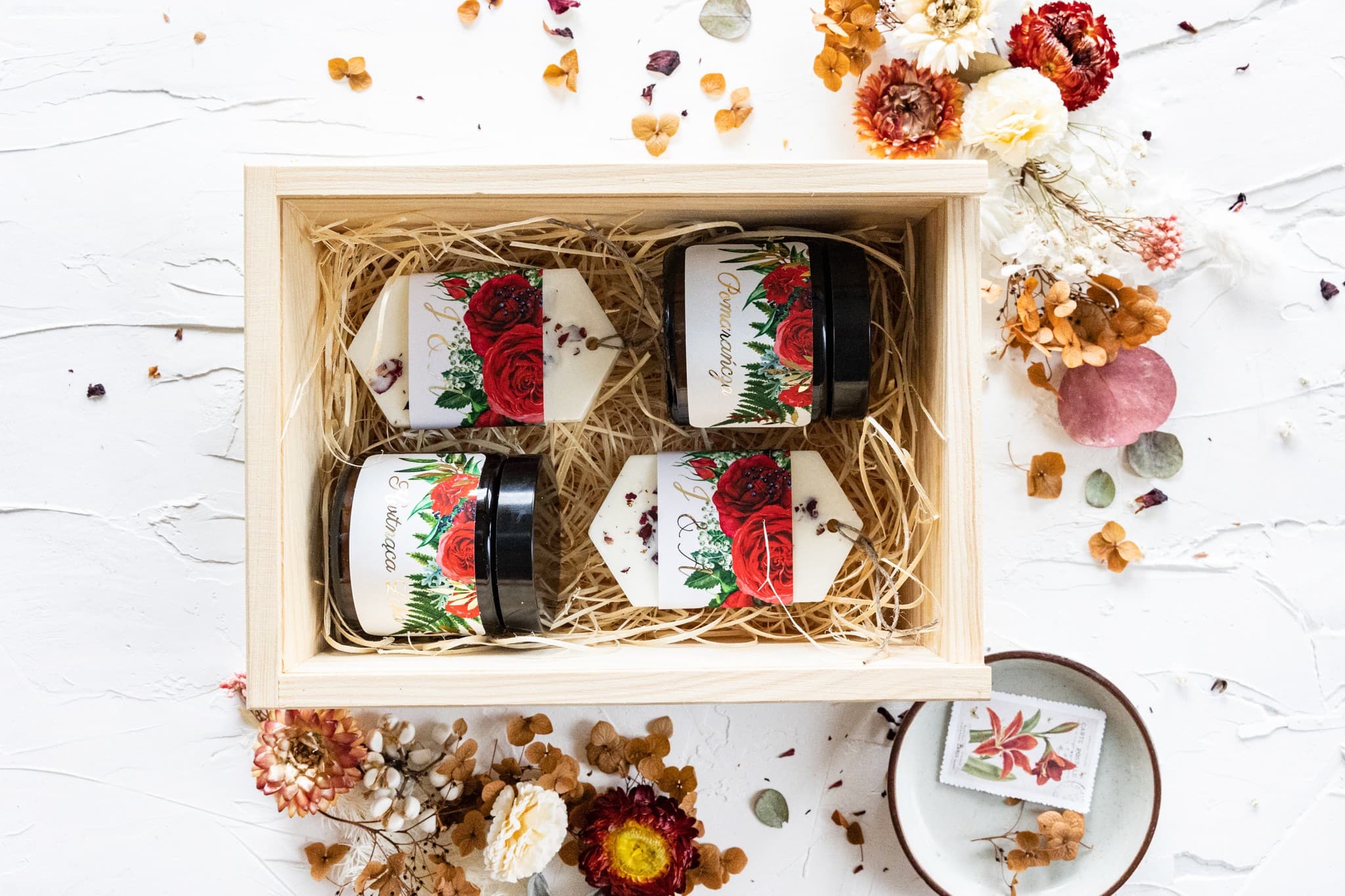 Elegancka Skrzynka z Bordowymi Różami, Personalizowany Prezent | Podziękowania dla Rodziców na Ślub | Rubin nr 8 - 2