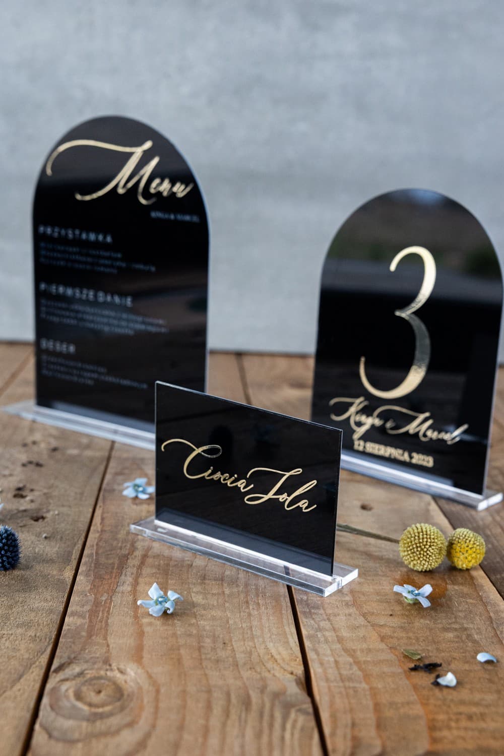 Eleganckie Menu Weselne na Pleksi z Złotymi Akcentami | Stylowa Dekoracja Stołu | Dalia nr 1 - 2