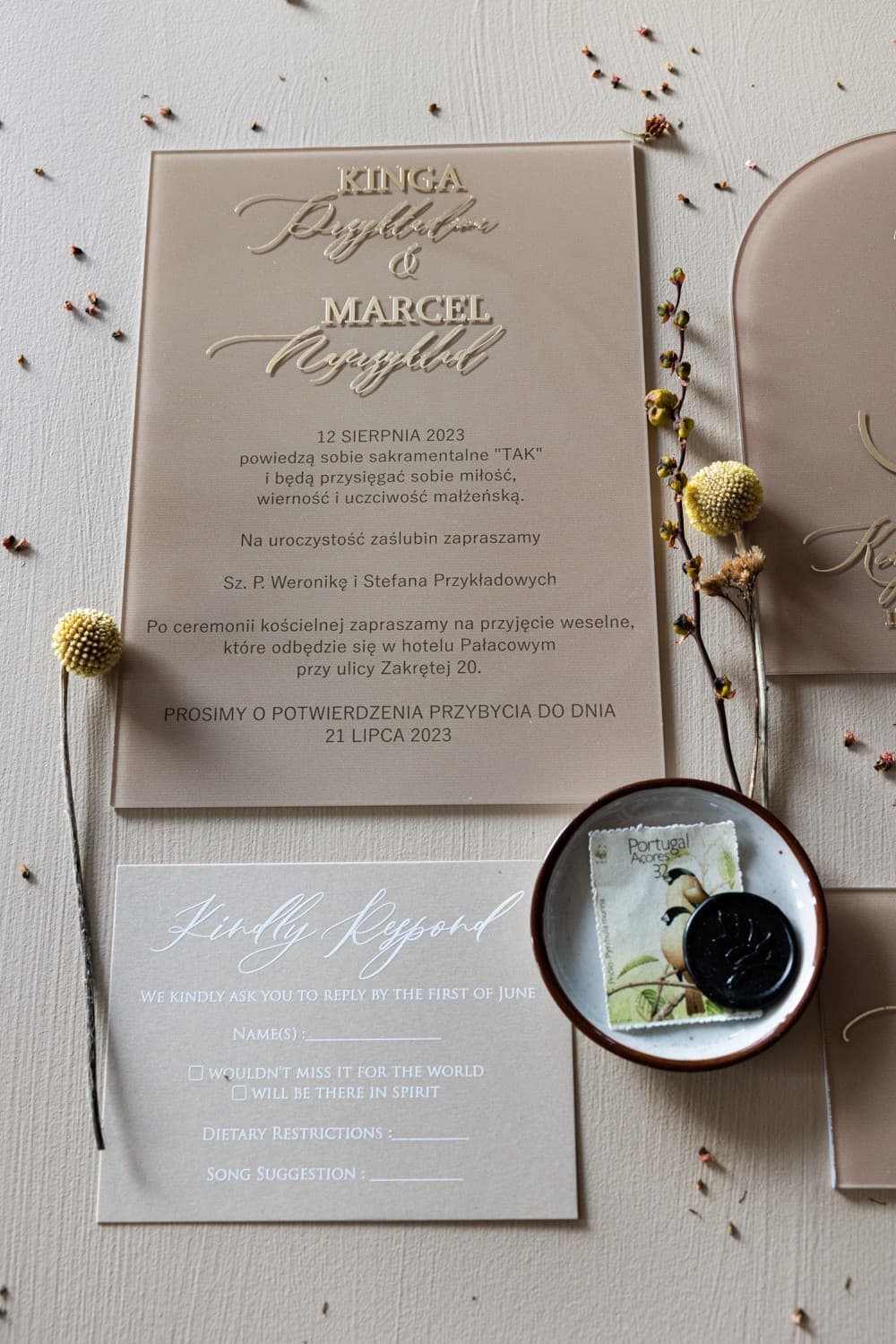 Eleganckie Welurowe Bileciki Ślubne z Białym Nadrukiem | Bileciki do Zaproszeń i Podziękowań | Dalia nr 3