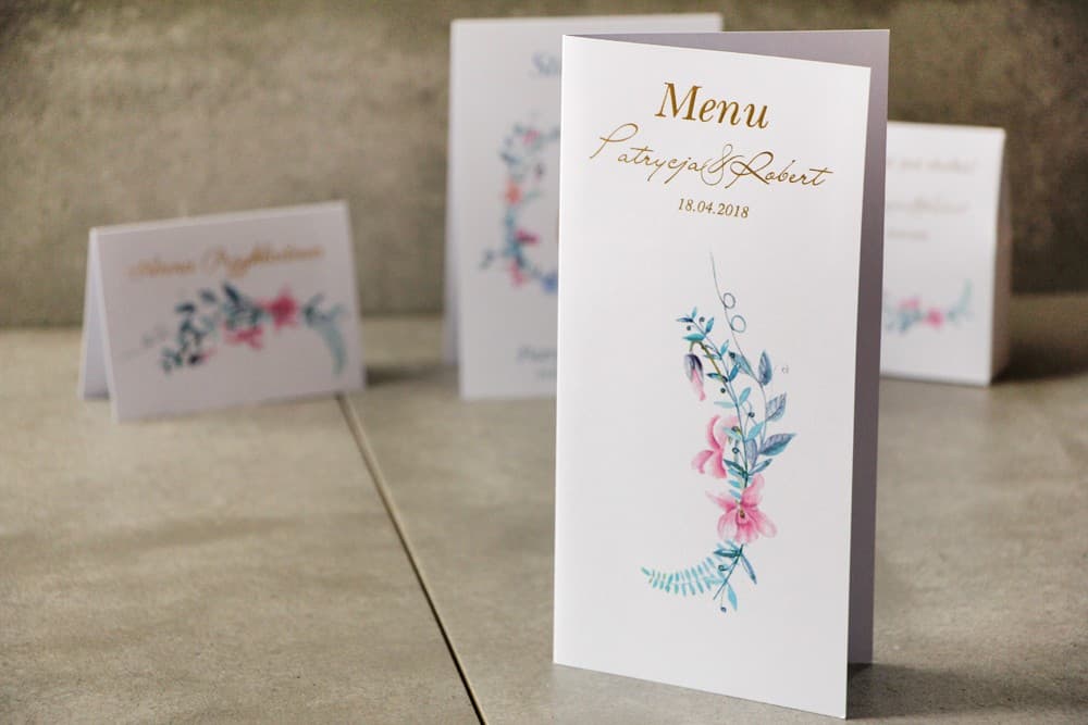 Złocone Menu Weelne z Fiołkami, Karta Dań na Stół | Delikatne Pastelowe Dodatki Ślubne | Cykade nr 8