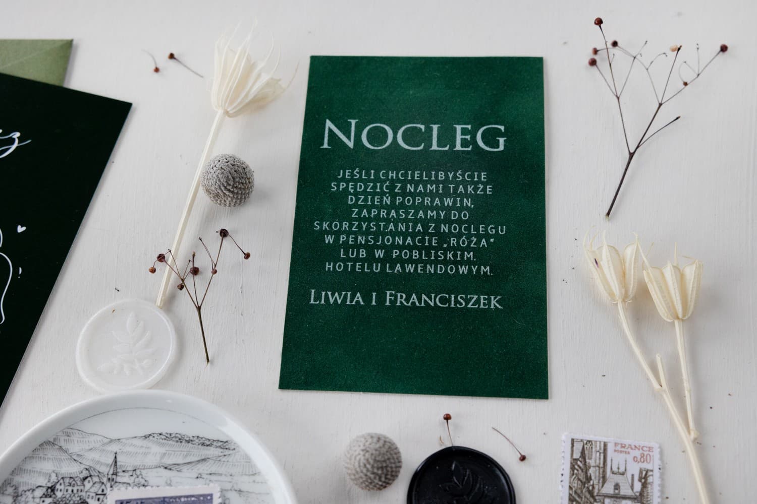 Welurowe bileciki z podziękowaniem butelkowa zieleń | Eleganckie zawieszki na prezenty | Magnolia nr 2