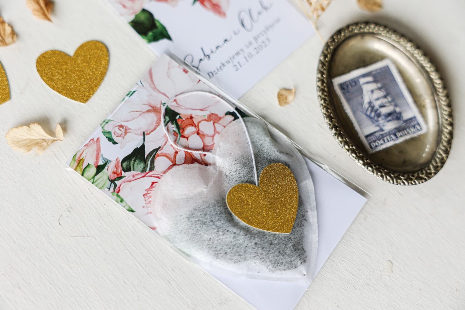 Podziękowania dla gości herbata w kształcie serca z różową piwonią - Rubin nr 10 - 2