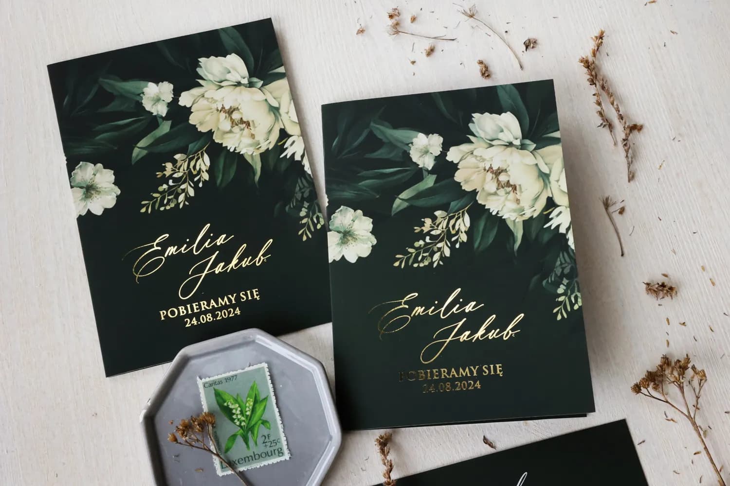 Zaproszenia ślubne botaniczne butelkowa zieleń z eleganckim złoceniem Ruskus nr 9 - 2