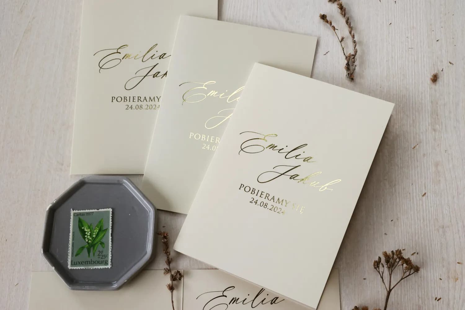 Zaproszenia ślubne glamour ze złoconą gałązką i aksamitnym papierem – Ruskus 14 - 2