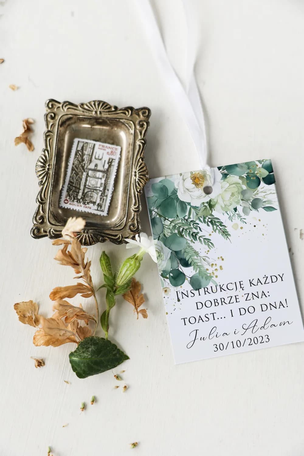 Zawieszki na Wódkę Weselną Eukaliptus | Personalizowane Przywieszki na Alkohol z Kwiatami | Impresja nr 9