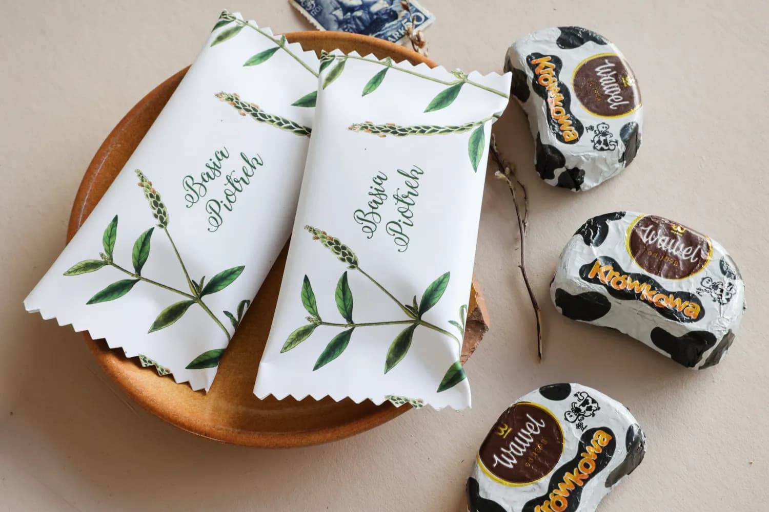 Podziękowania dla gości czekoladki z motywem akwarelowych zielonych liści Korani nr 9