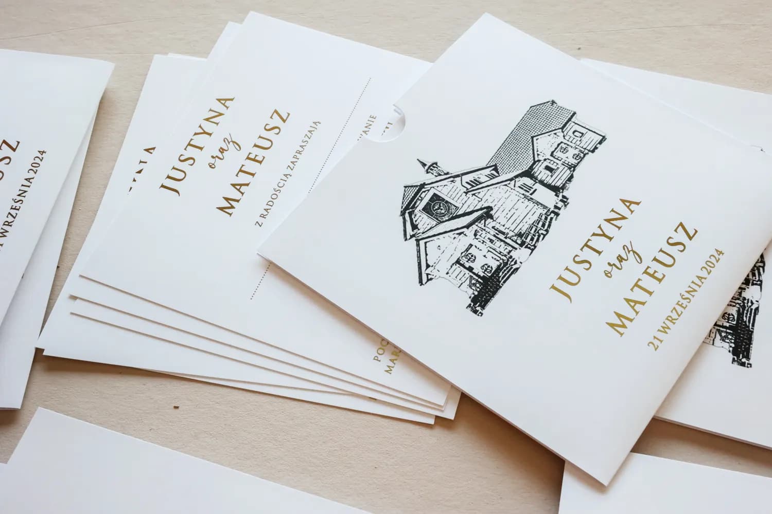 Zaproszenia ślubne w etui minimalistyczne ze złoceniem i folią soft touch – Mokait nr 1 - 3