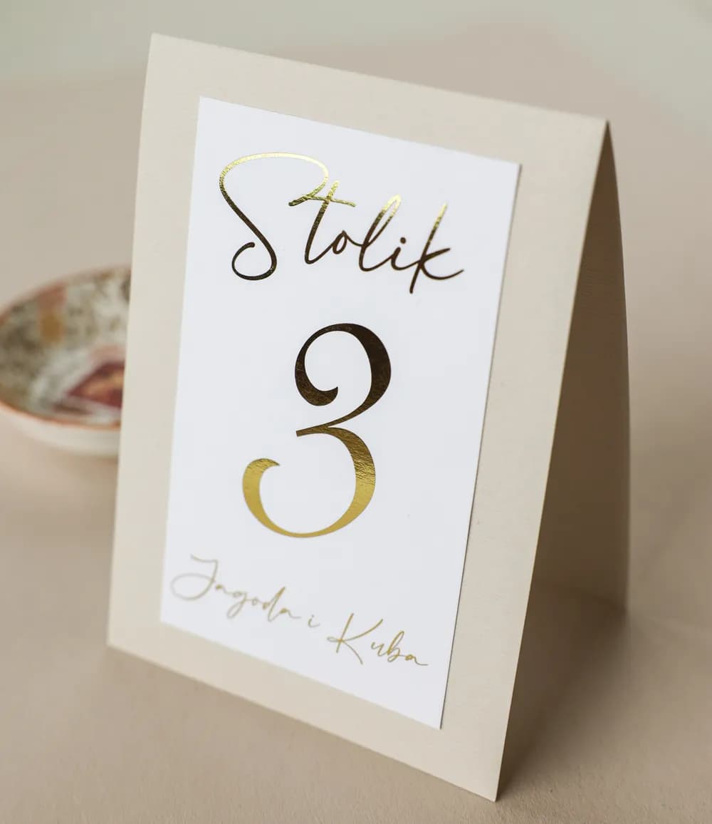 Beżowe Numery na Stół Weselny Złocone Eleganckie | Numeracja Stołów Weselnych Glamour | Avril nr 10