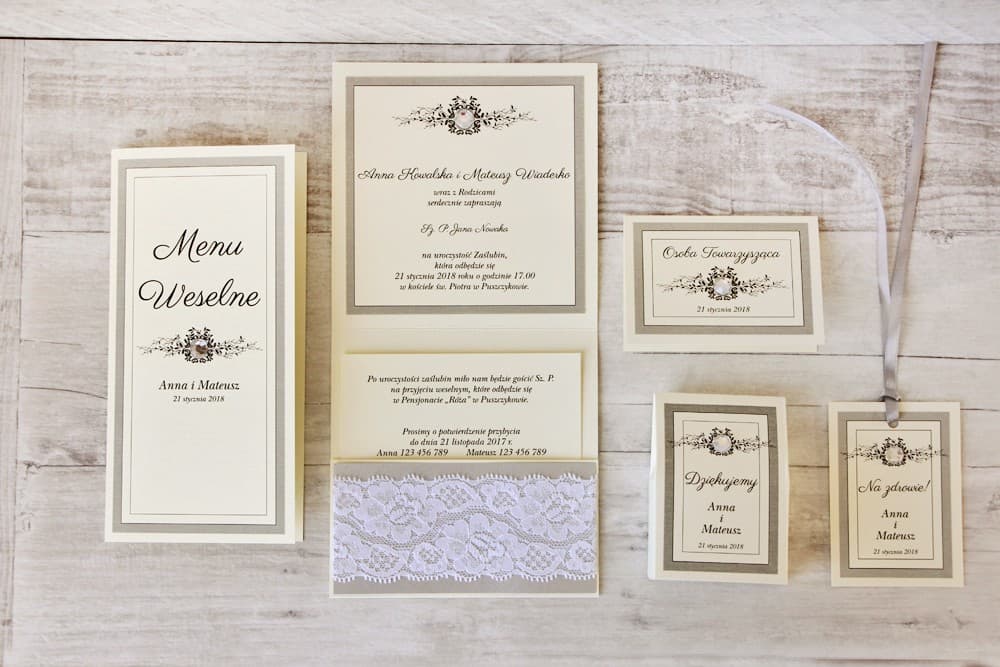 Eleganckie zaproszenia ślubne glamour z cyrkonią i koronkową kieszonką, kwadratowe – Z Koronką nr 7