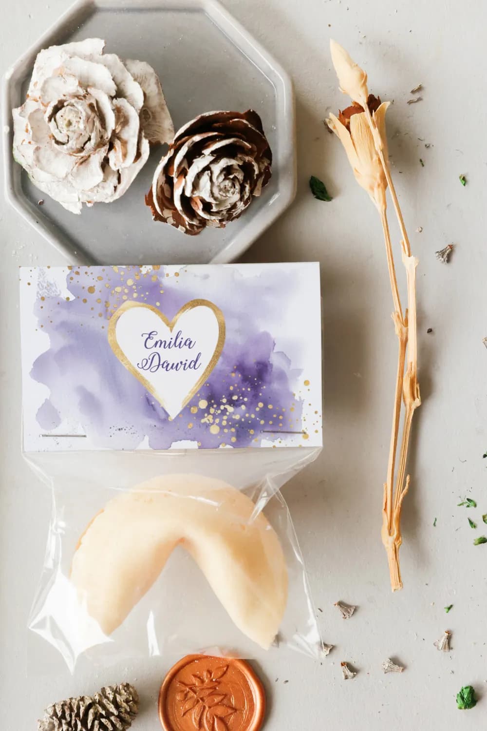 Fioletowe ciasteczka z wróżbą i złotem, personalizowane | Podziękowania dla gości weselnych | Cejla nr 18