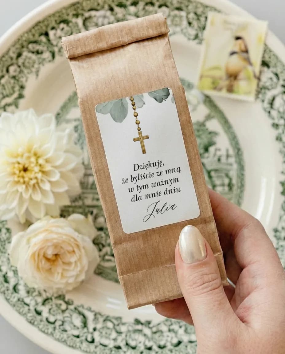 Herbata komunijna w torebce kraft z etykietą krzyża i różańca | podziękowania na komunię | Matylda nr 6