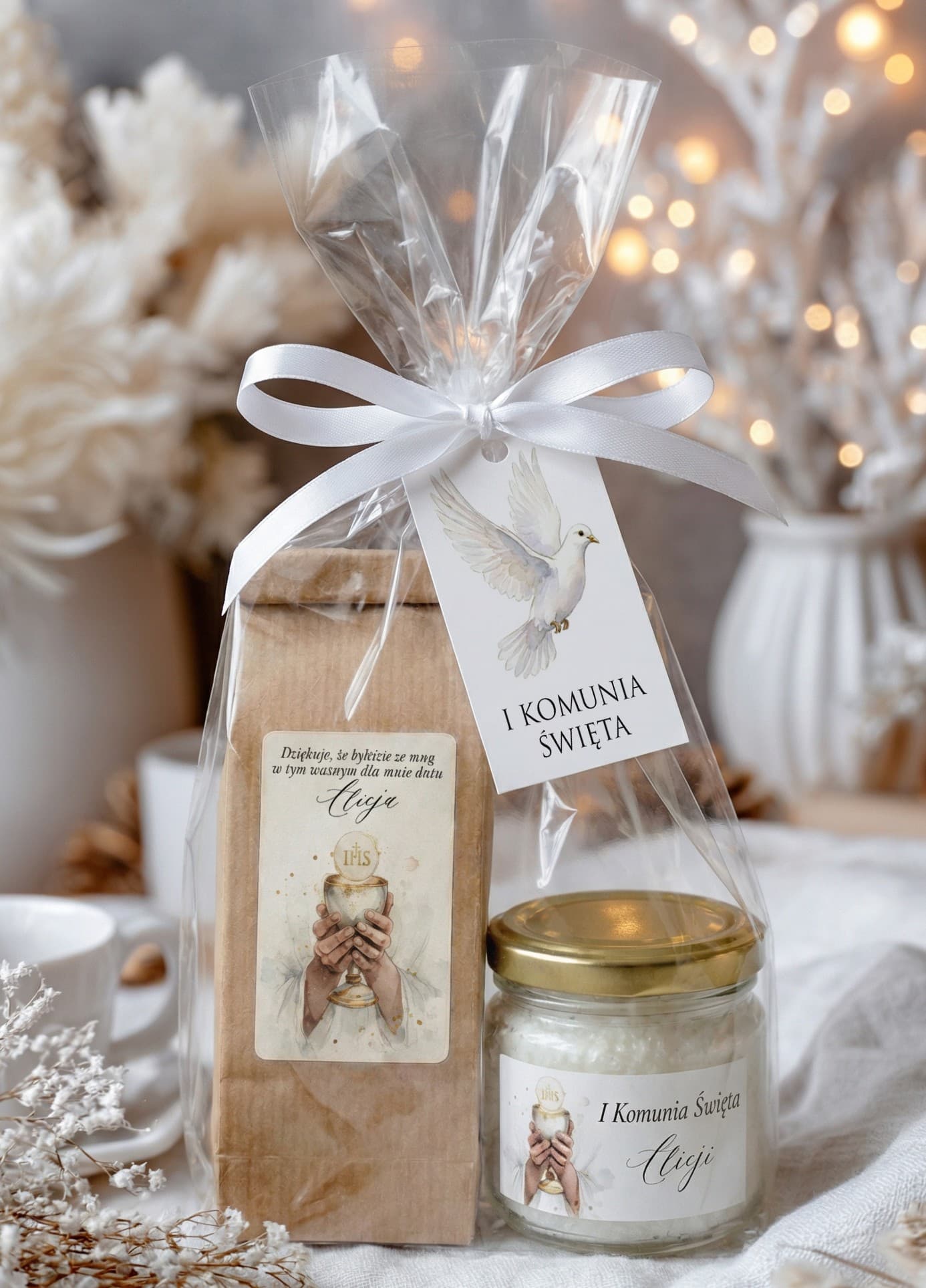 Zestaw komunijny herbata i świeczka, kielich w dłoniach i gołębica | podziękowania komunijne | Matylda nr 17