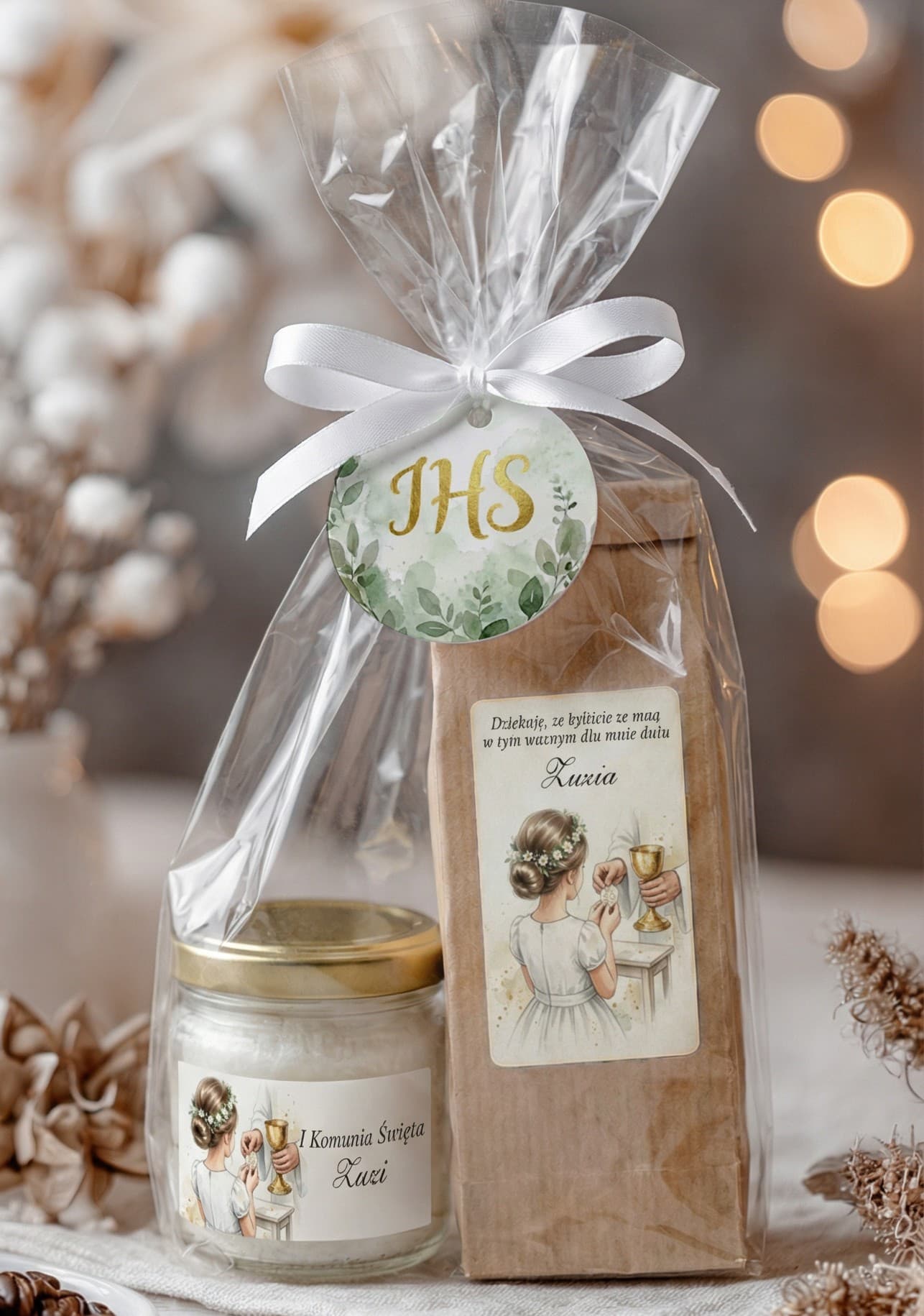 Zestaw komunijny herbata i świeczka, ilustracja dziewczynki przy Komunii | podziękowania komunijne | Matylda nr 21