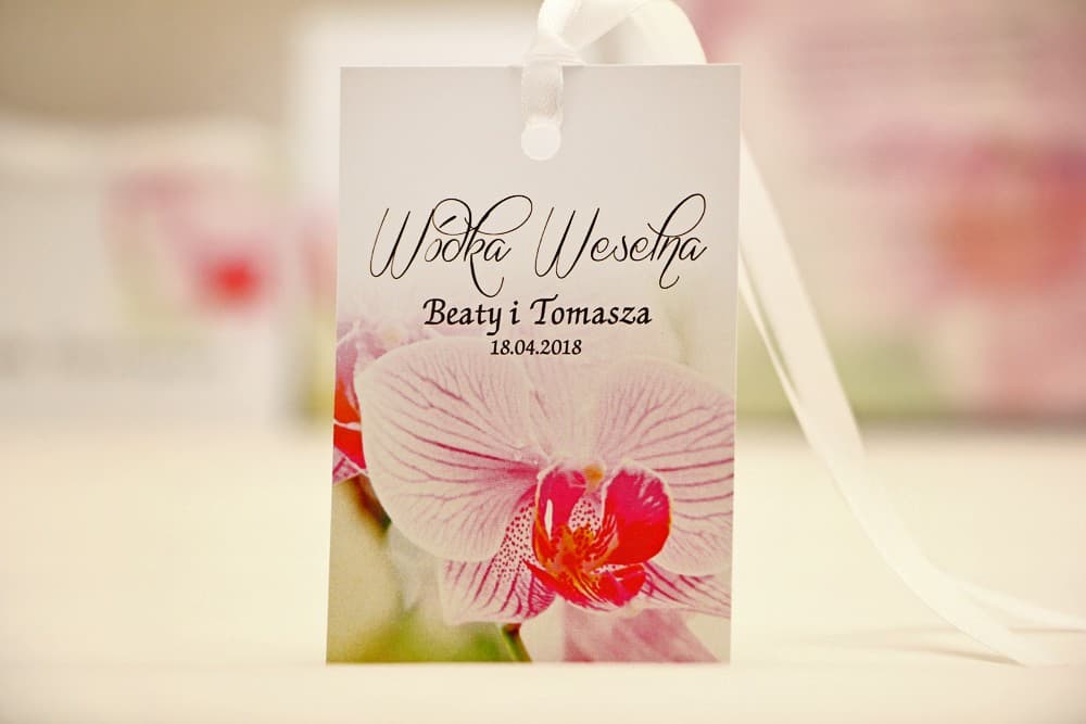 Eleganckie Zawieszki na Wódkę Weselną z Różową Orchideą, Personalizowane | Przywieszki na Alkohol, Butelki Weselne | Elegant 13
