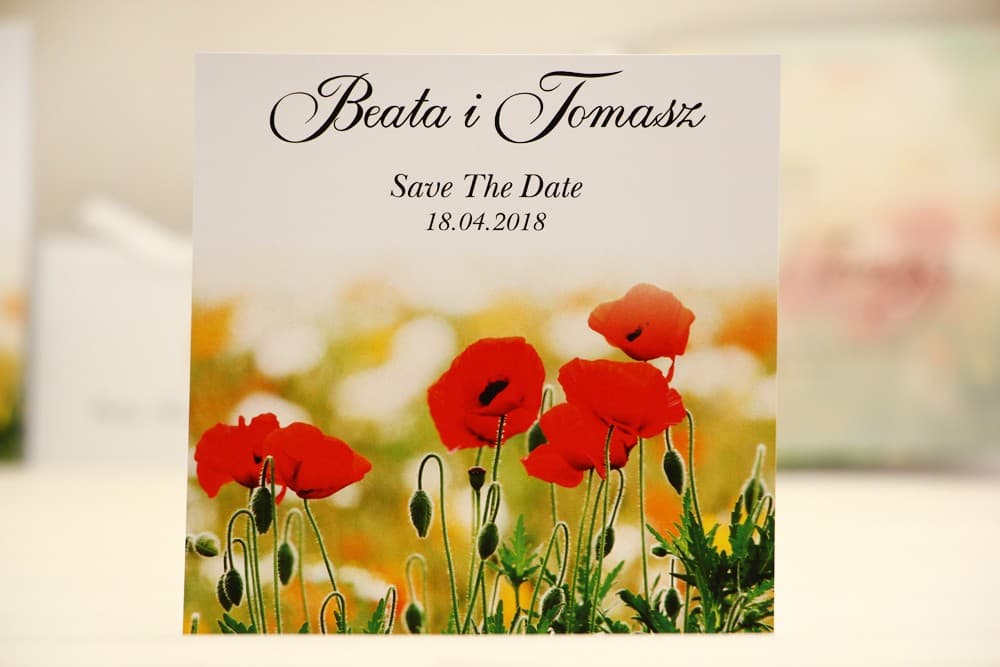 Save The Date z Czerwonymi Makami, Letnie Polne Kwiaty | Personalizowane Zawiadomienie o Ślubie | Elegant nr 21