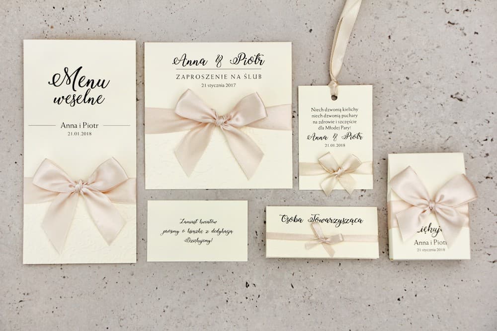 Zaproszenia ślubne kwadratowe z kokardą na papierze prążkowanym – Belisa nr 5 - 3