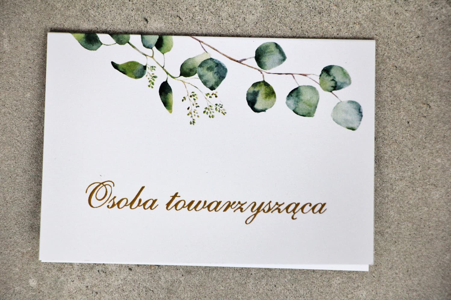 Winietki Ślubne Sorento nr 9 – Złocone Wizytówki na Stół z Motywem Eukaliptusa