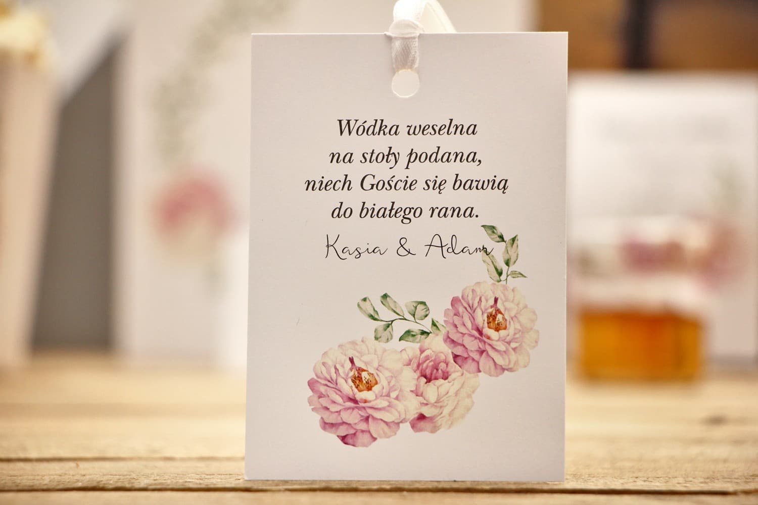 Zawieszki na Wódkę Weselną Pudrowy Róż | Etykiety na Alkohol z Własnym Tekstem | Kalia nr 6