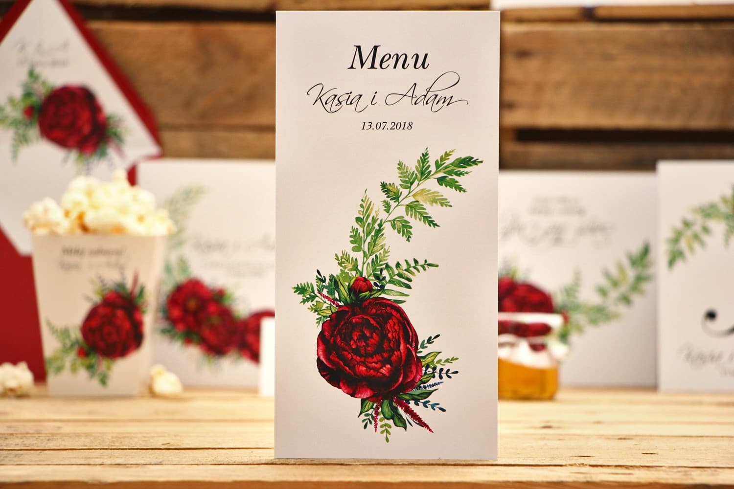 Menu Weselne Bordowe Piwonie z Paprocią | Eleganckie Menu na Stół Weselny | Kalia nr 7