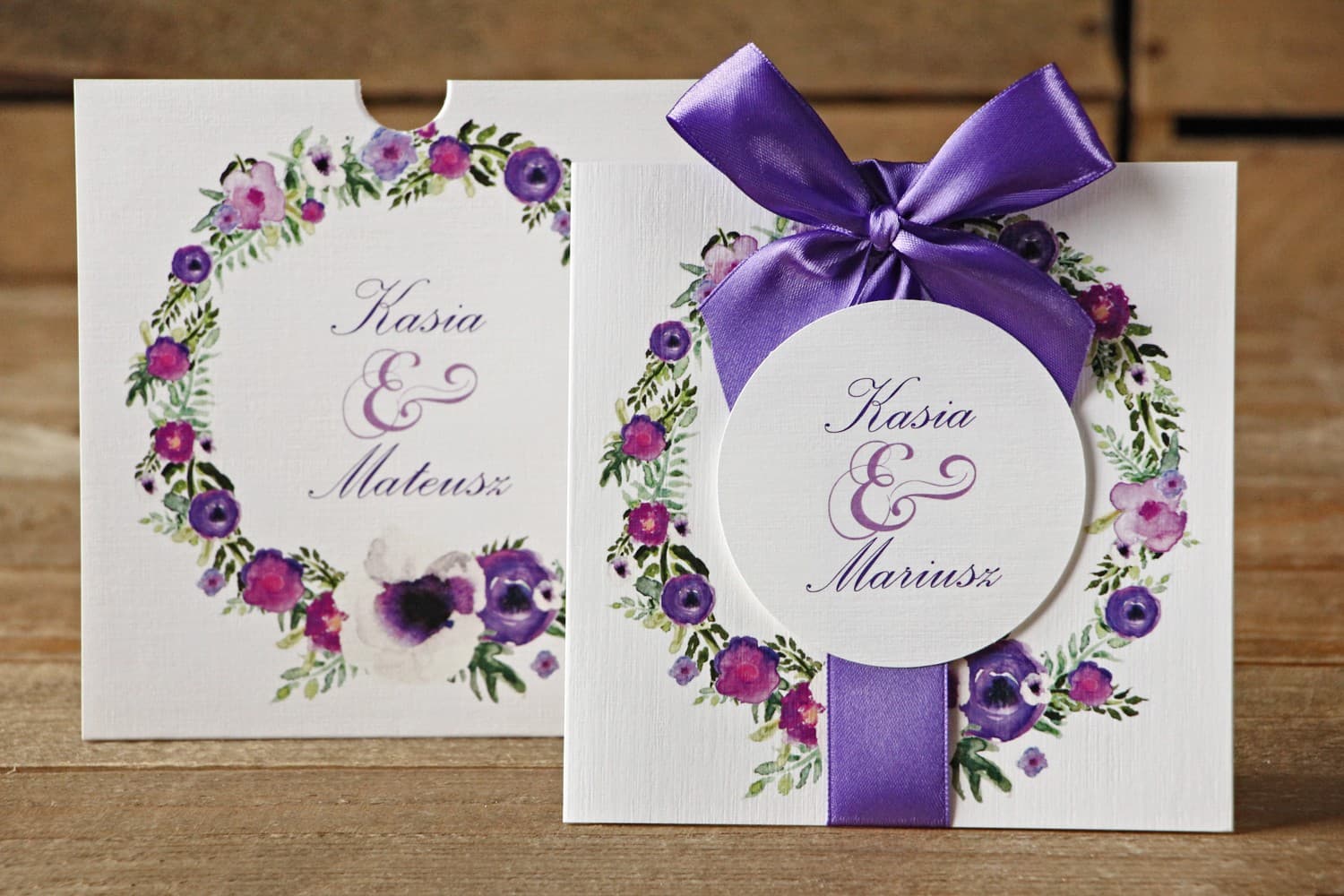 Zaproszenia ślubne w etui z fioletowymi kwiatami i ciemną zielenią – Malowane Kwiaty nr 14 - 2