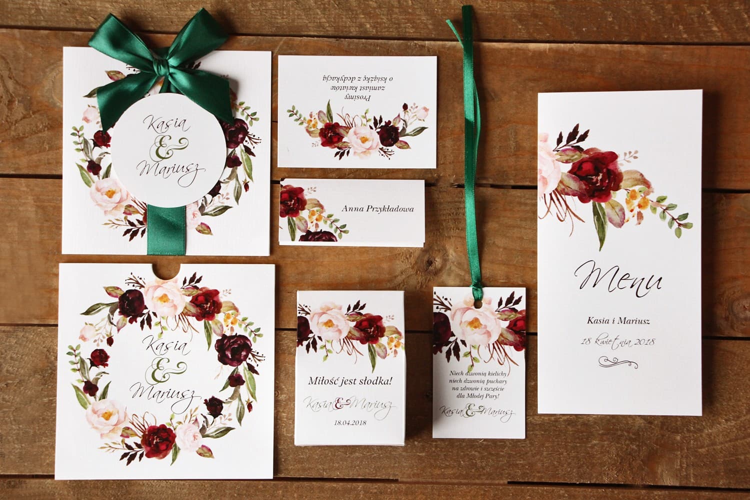 Zaproszenia ślubne kwadratowe w etui z piwoniami i zieloną kokardką – Malowane Kwiaty nr 29