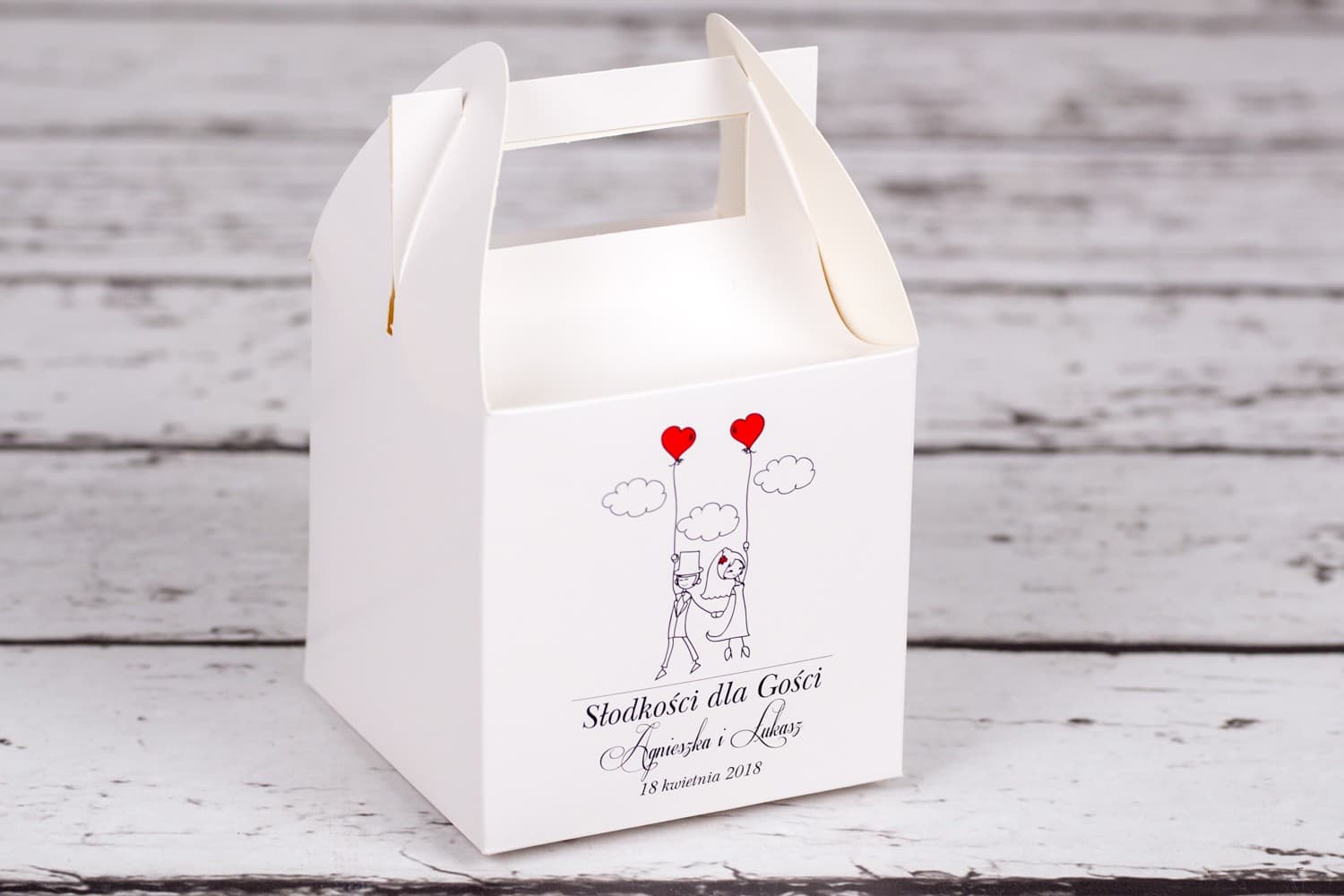 Pudełko na ciasto z parą młodą i balonikami | Personalizowane opakowania na ciasto weselne | Bueno nr 7