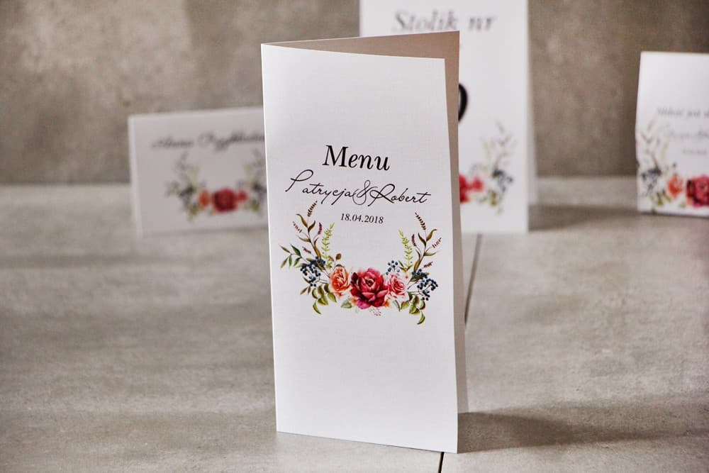 Kwiatowe menu weselne z bordową i pudrową różą, personalizowane na stół | Eleganckie karty menu na wesele | Pistacjowe nr 11