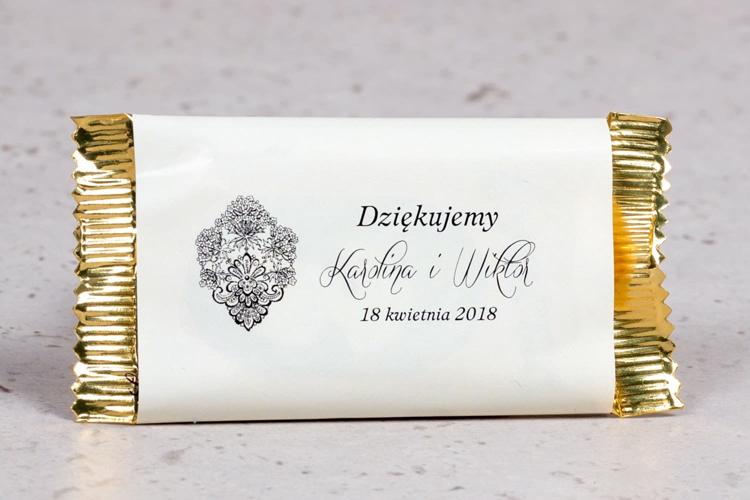 Eleganckie Czekoladki z Adwokatem, personalizowany ornament | Podziękowania dla Gości Weselnych | Moreno nr 4