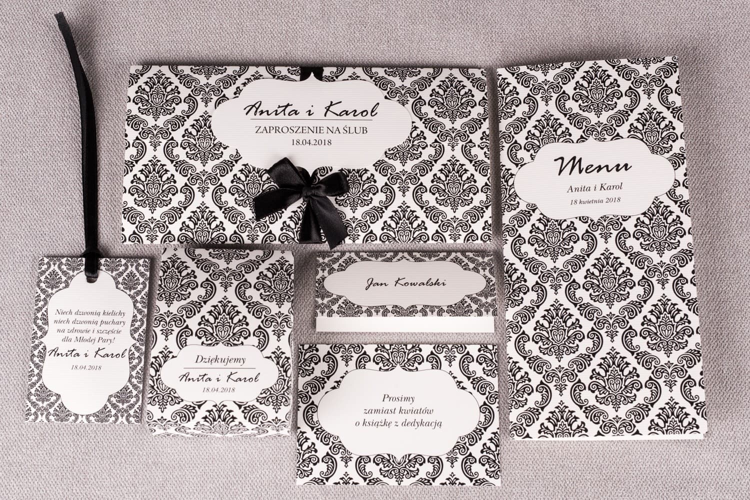 Zaproszenia ślubne glamour zdobione czarną wstążką i ornamentem Madras nr 1 - 3