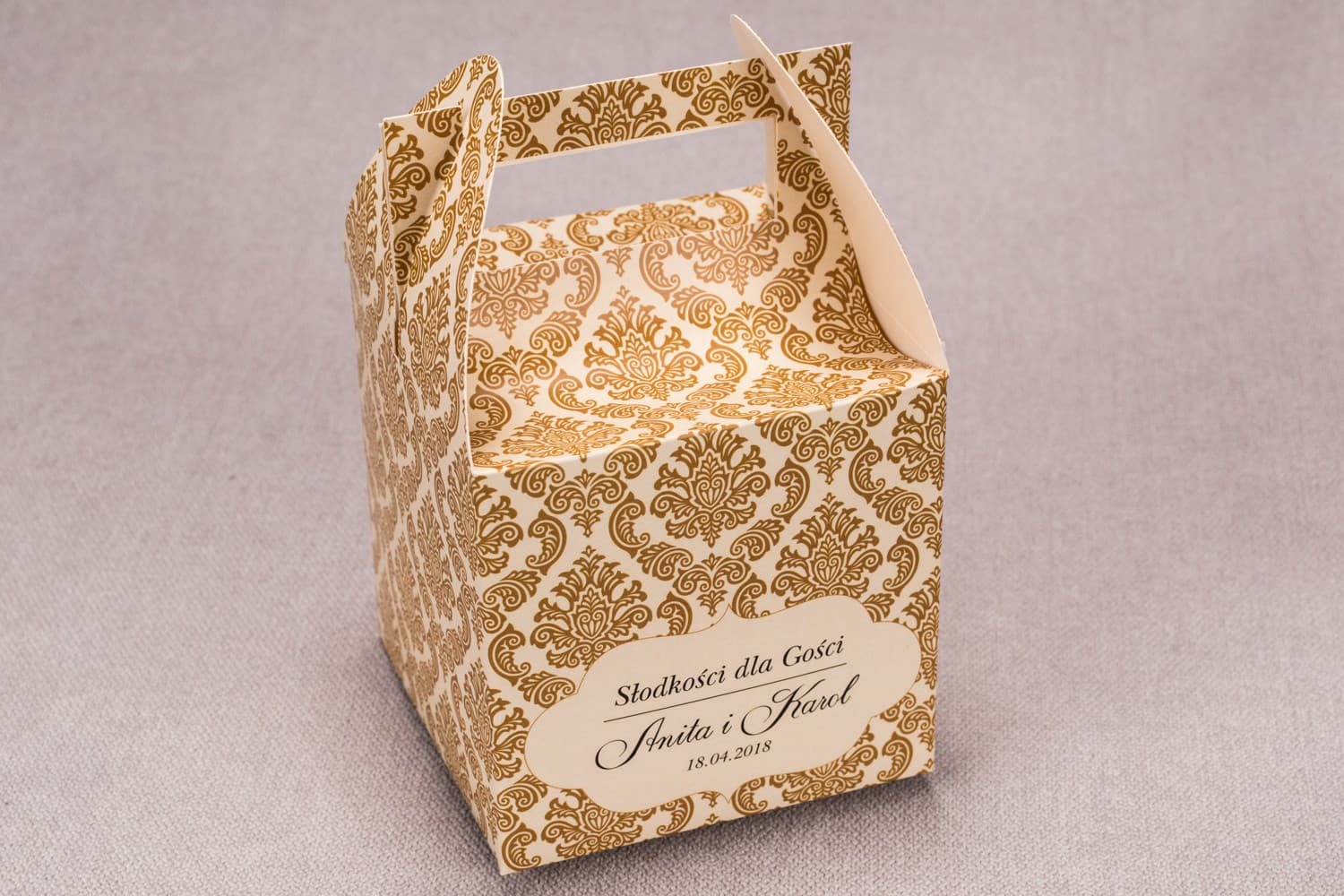 Eleganckie pudełka na ciasto weselne z rączką | Personalizowane opakowania dla gości | Madras nr 7